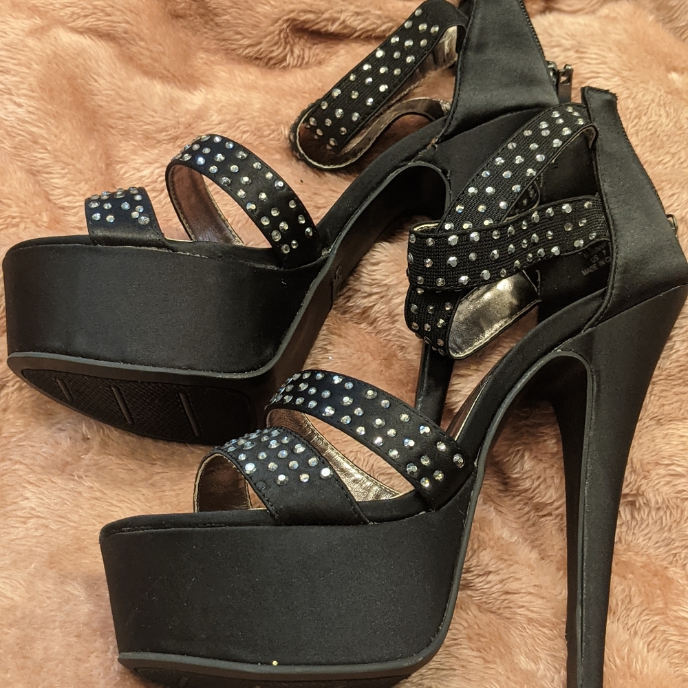 Mix no6 black fabric platform